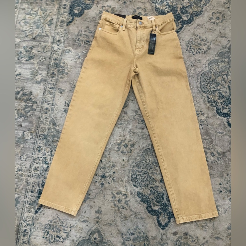 Banana Rpublic straight fit khaki jeans